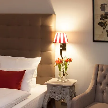 Hotel Im Hof 3*